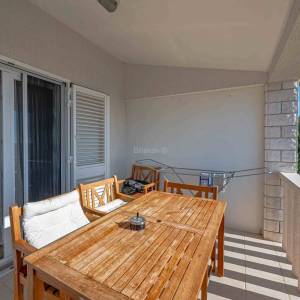 Rogoznica, samostojeća  kuća s apartmanima, prodaja