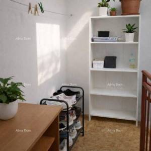 Rovinj – nekretnina s dva stana  s pogledom na more i parkirnim mjestom