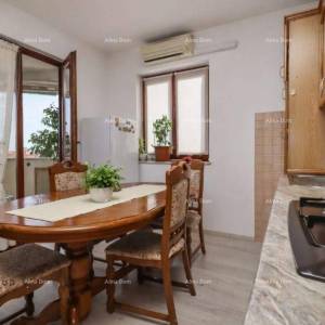 Rovinj – nekretnina s dva stana  s pogledom na more i parkirnim mjestom