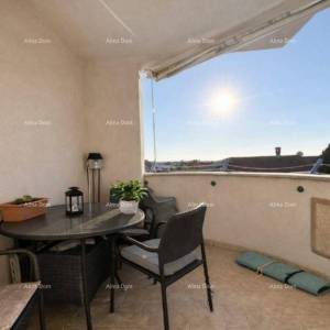 Rovinj – nekretnina s dva stana  s pogledom na more i parkirnim mjestom