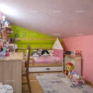 Rovinj – nekretnina s dva stana  s pogledom na more i parkirnim mjestom