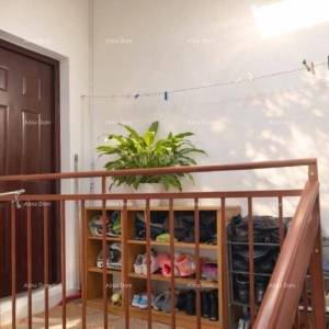 Rovinj – nekretnina s dva stana  s pogledom na more i parkirnim mjestom