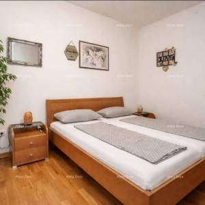 Rovinj – nekretnina s dva stana  s pogledom na more i parkirnim mjestom