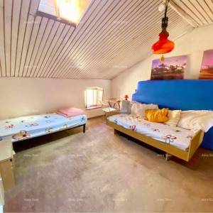 Rovinj, prvi red. Pogled na more. Prodajem dvoetažni stan s pogledom na rovinjsku luku i otok Katarinu