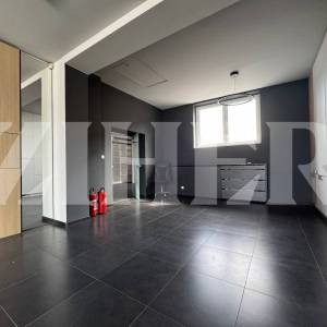 Samobor, prodaja poslovne zgrade sa skladišnom halom, 4.158 m2