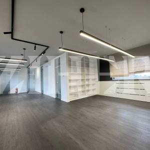 Samobor, prodaja poslovne zgrade sa skladišnom halom, 4.158 m2