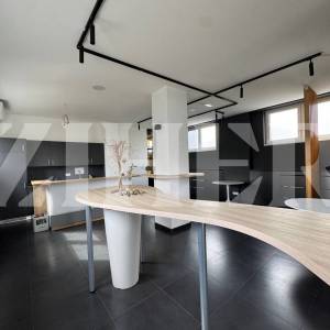 Samobor, prodaja poslovne zgrade sa skladišnom halom, 4.158 m2