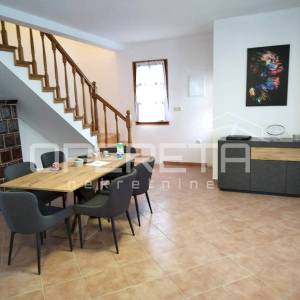 samostojeća kuća, bazen, jakuzzi, roštilj,