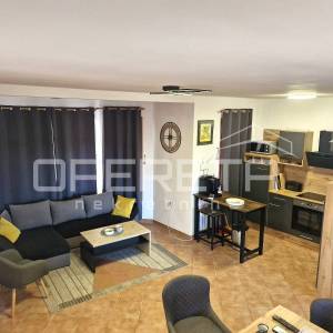 samostojeća kuća, bazen, jakuzzi, roštilj,