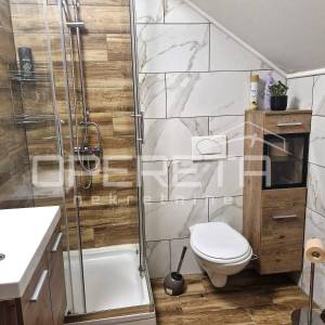 samostojeća kuća, bazen, jakuzzi, roštilj,