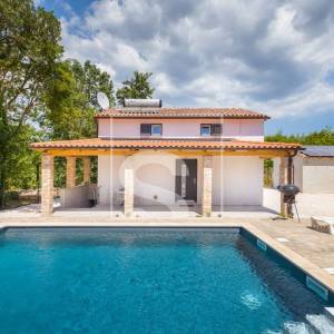 Samostojeća kuća s bazenom i turističkim potencijalom – Žminj