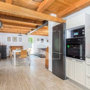 Samostojeća kuća s bazenom i turističkim potencijalom – Žminj