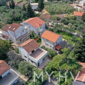 Samostojeća kuća s pogledom na more