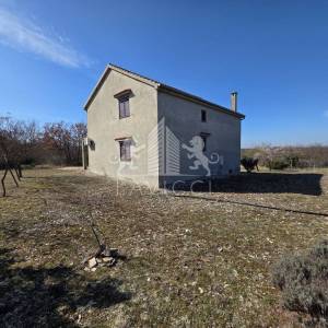 Samostojeća kuća u Pridrazi – 170 m² na zemljištu 1.140 m²