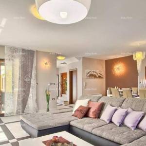 SAMOSTOJEĆA, neposredna blizina mora, cca. 500 metara.