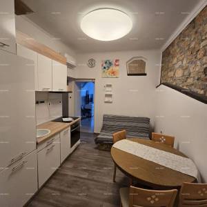 Šarmantan stan u Puli - idealan za samce ili par, blizu centra grada i plaže