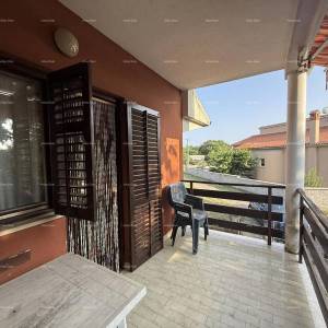 Šarmantna obiteljska kuća s velikom okućnicom i dodatnim građevinskim zemljištem u blizini Barbana