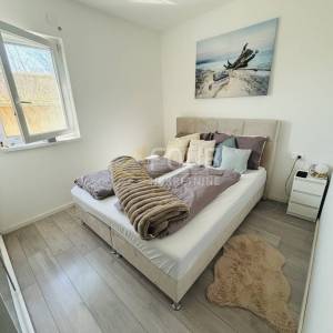 Saršoni, 2s+db, okućnica 33m2 i parkirno mjesto