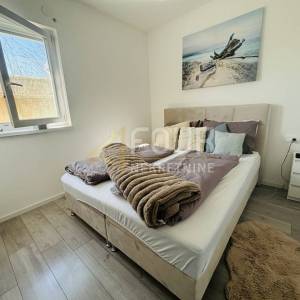 Saršoni, 2s+db, okućnica 33m2 i parkirno mjesto