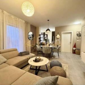 Saršoni, 2s+db, okućnica 33m2 i parkirno mjesto