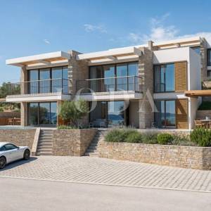 Selce luksuzne moderne vile s bazenom i pogledom na more