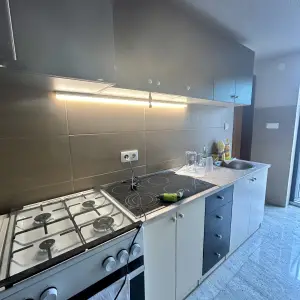 SESVETE - 2-SOBAN STAN 50m2 ZA RADNIKE S UKLJUČENIM REŽIJAMA!