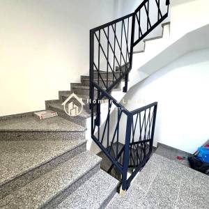 Sesvete,centar,4-soban stan 85m2 na 2katu(S3G4) s loggiom i parkingom