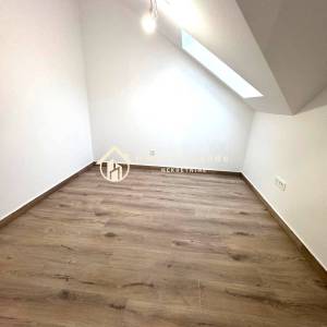 Sesvete,centar,4-soban stan 85m2 na 2katu(S3G4) s loggiom i parkingom