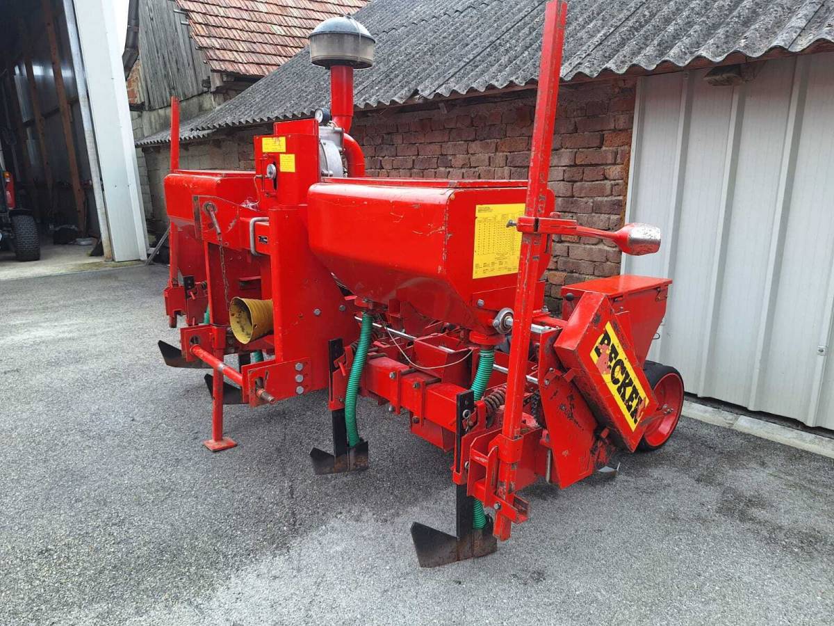 Sijačica za kukuruz BECKER 4 reda