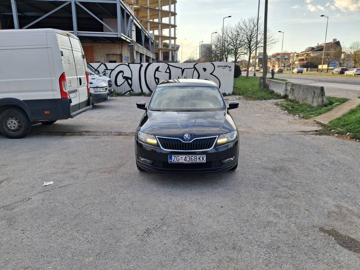 ŠKODA RAPID AMBITION PLUS 1.0 TSI