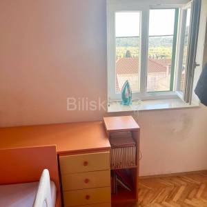 Šolta, Donje Selo, prodaja kamena kuća u nizu