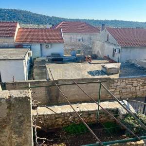 Šolta, Donje Selo, prodaja kamena kuća u nizu