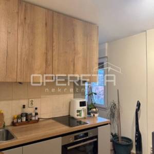 Split centar (Dobri) – 2 apartmana u jednom stanu / vrhunska investicija u srcu 