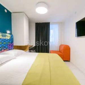 Split, centar, prodaja manji dvosoban stan, namješten