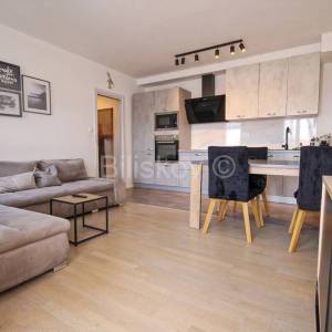 Split Kila prodaja dvosoban stan, 3 parkirna mjesta, ostava