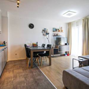 Split Kila prodaja dvosoban stan, 3 parkirna mjesta, ostava