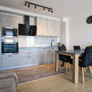 Split Kila prodaja dvosoban stan, 3 parkirna mjesta, ostava