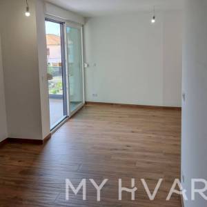 Stan sa bazenom u Vrboskoj