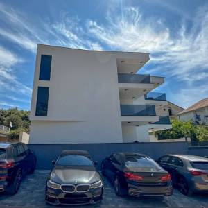 Stan sa bazenom u Vrboskoj