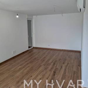 Stan sa bazenom u Vrboskoj