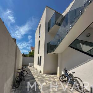 Stan sa bazenom u Vrboskoj