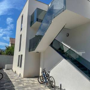 Stan sa bazenom u Vrboskoj