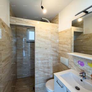 Stan sa vrtom. Blizina Jadreški. 3 km do centra grada Pule.