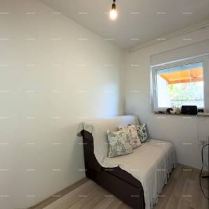 Stan sa vrtom. Blizina Jadreški. 3 km do centra grada Pule.