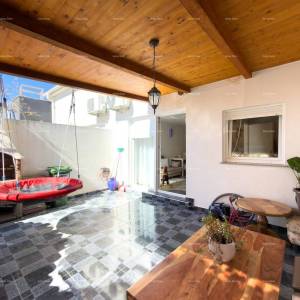 Stan sa vrtom. Blizina Jadreški. 3 km do centra grada Pule.