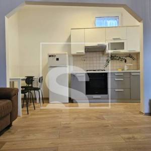 Stan u centru Pule,odmah useljivo