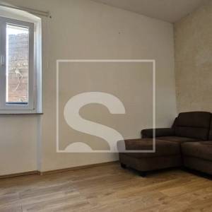 Stan u centru Pule,odmah useljivo