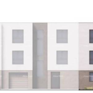 Stan u novogradnji sa dva garažna mjesta i vrtom, blizina centra grada i mora, - Stan D (PENTHOUSE)