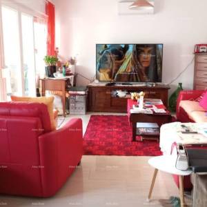 Stan u prizemlju s velikim vrtom – Tar