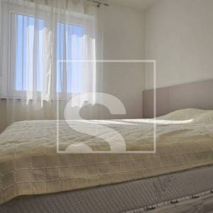 Stan u prizemlju sa velikom terasom